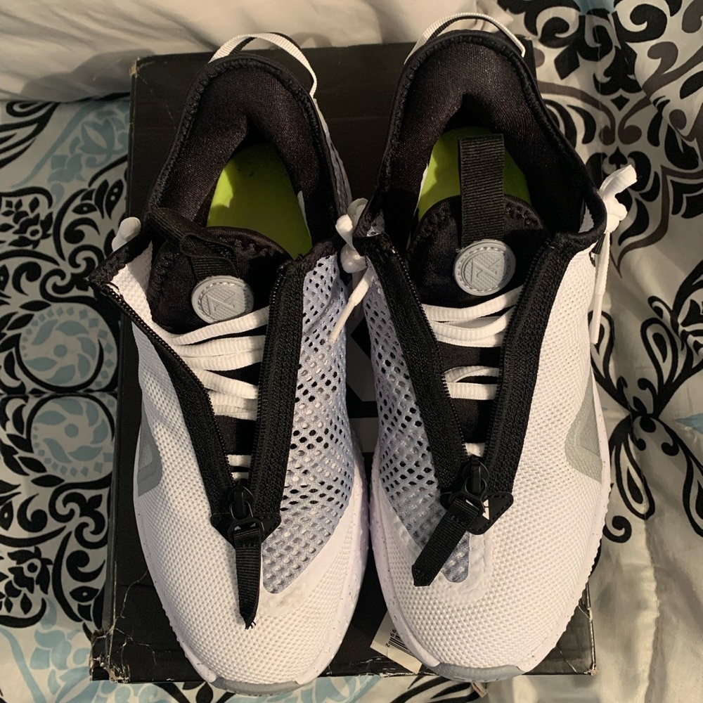 UNISEX: Nike (Paul George) PG 4 TB sneakers